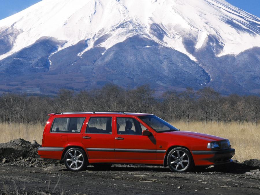  Volvo 850 R Kombi 1996 года  (фото 1 из 3)